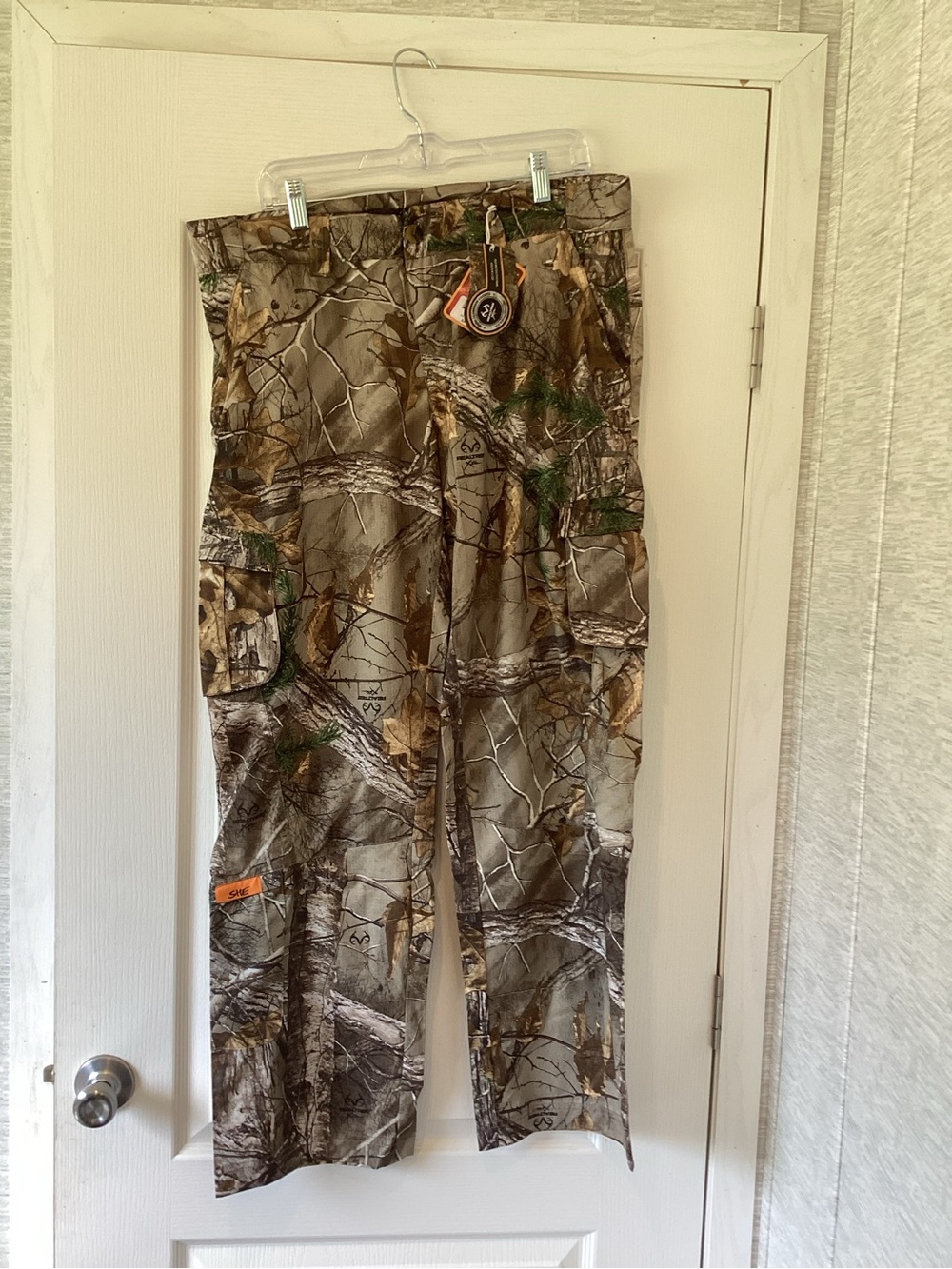 She outdoor Realtree Camouflage with Brown and Green Accents XL BNWT